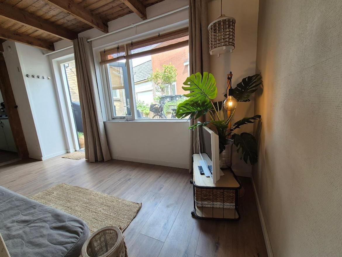 cottage near the beach in the center.**** - Housity