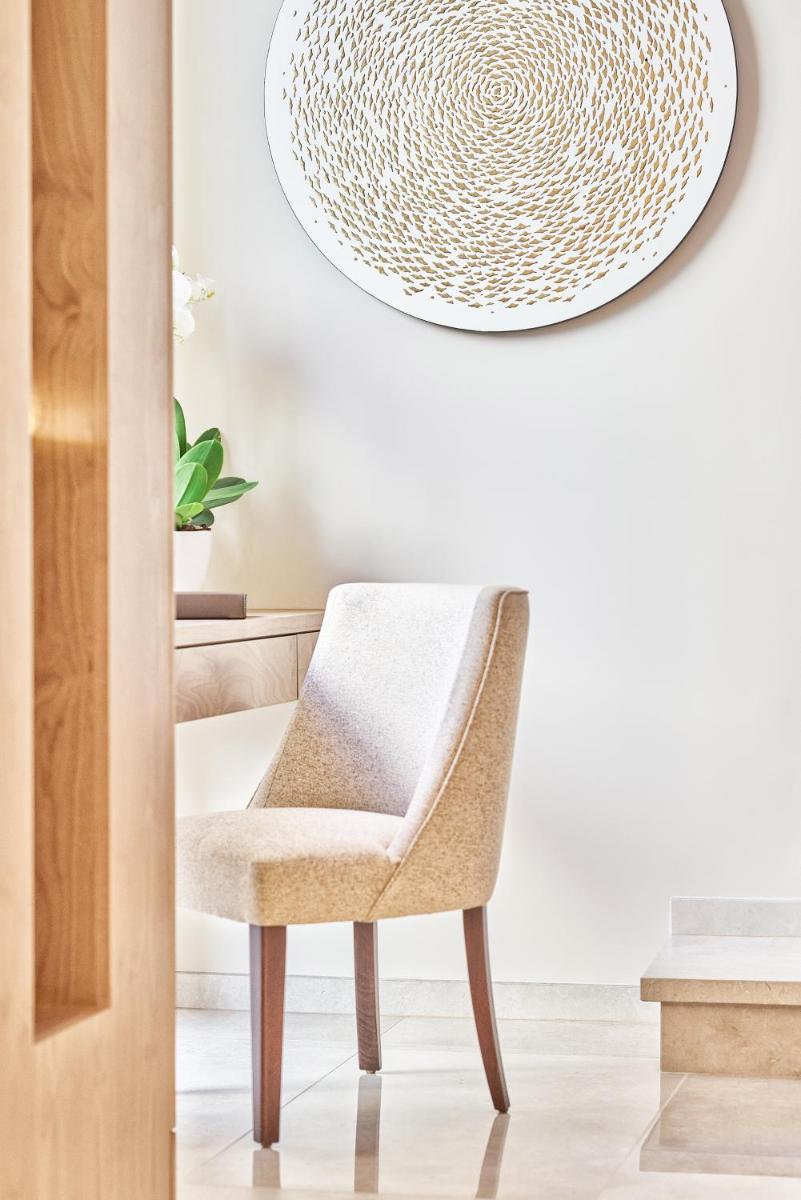 Coin salon dans l'établissement La Réserve de Beaulieu
