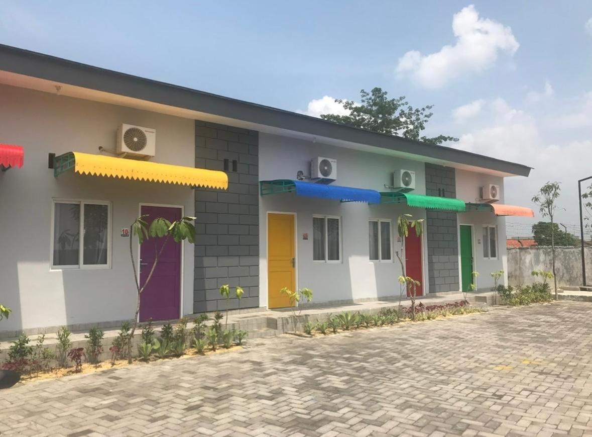 Hotel Semilir Syariah Sampang - Housity