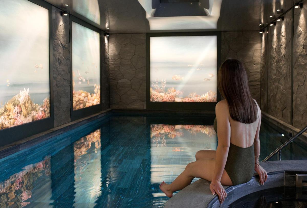 Piscine de l'établissement La Demeure Montaigne ou située à proximité