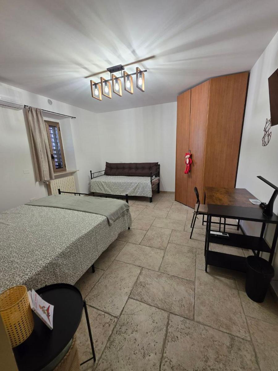 B612 bed & breakfast CAMERE ROSA VOLPE AVIATORE - Housity