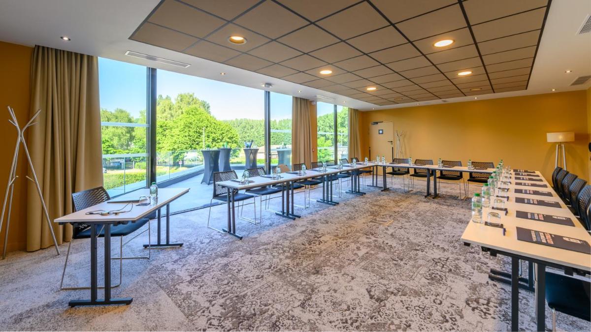 Espace de conférence ou salle de réunion dans l'établissement Kyriad Prestige Compiègne Hotel & Spa