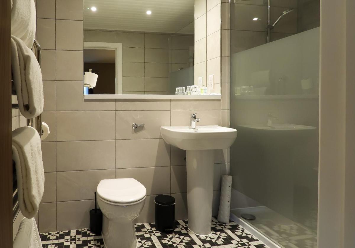 South Lawn Hotel - Housity