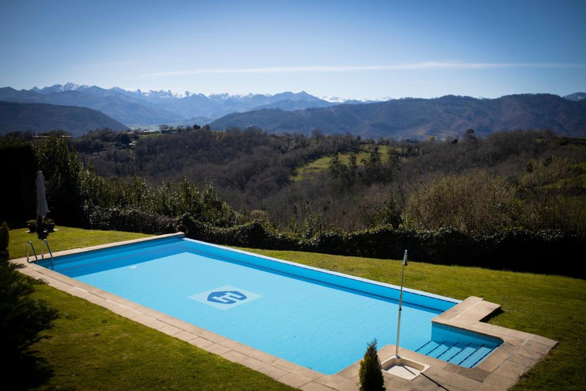 Piscina en o cerca de Hosteria de Torazo Nature Hotel & Spa