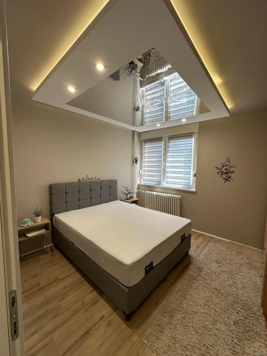 Mirrors Apartmani - Housity