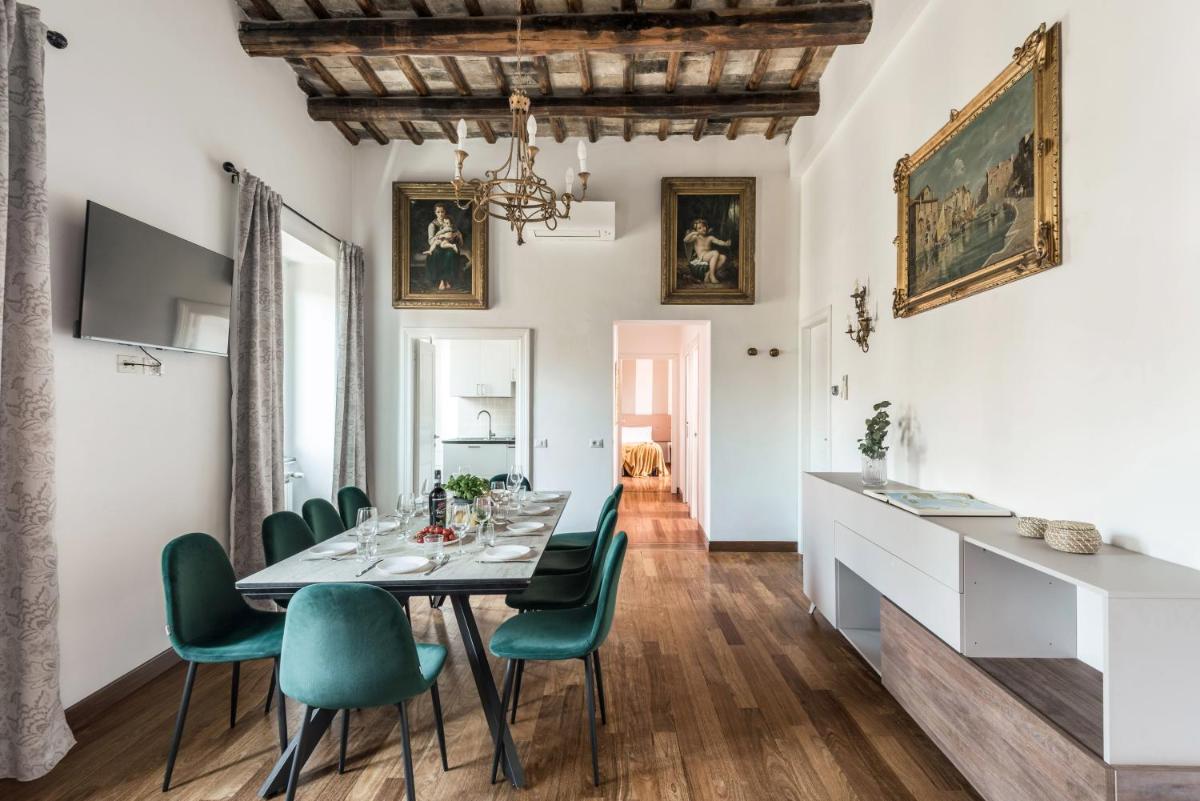 The Best Rent - Spacious multi-room apartment on Via Cavour - Housity
