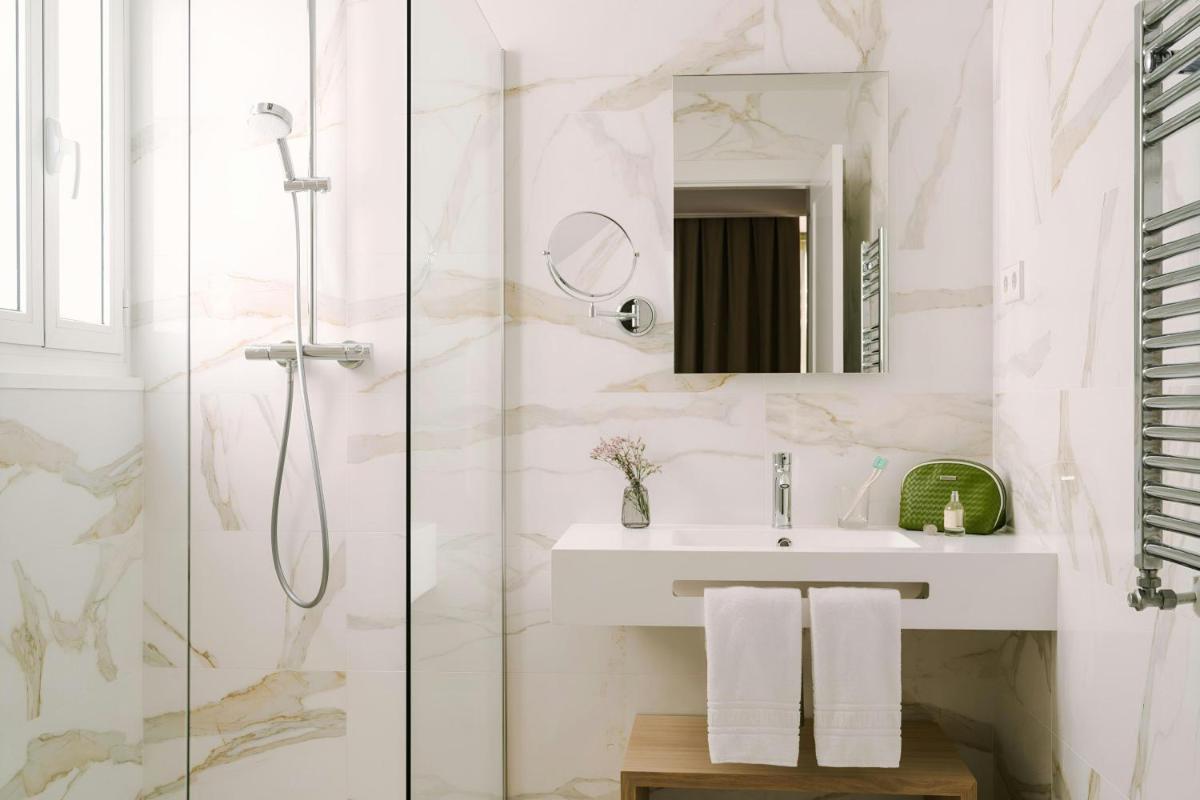 Un baño de Paseo de Gracia Hotel, Sonder by Marriott Bonvoy