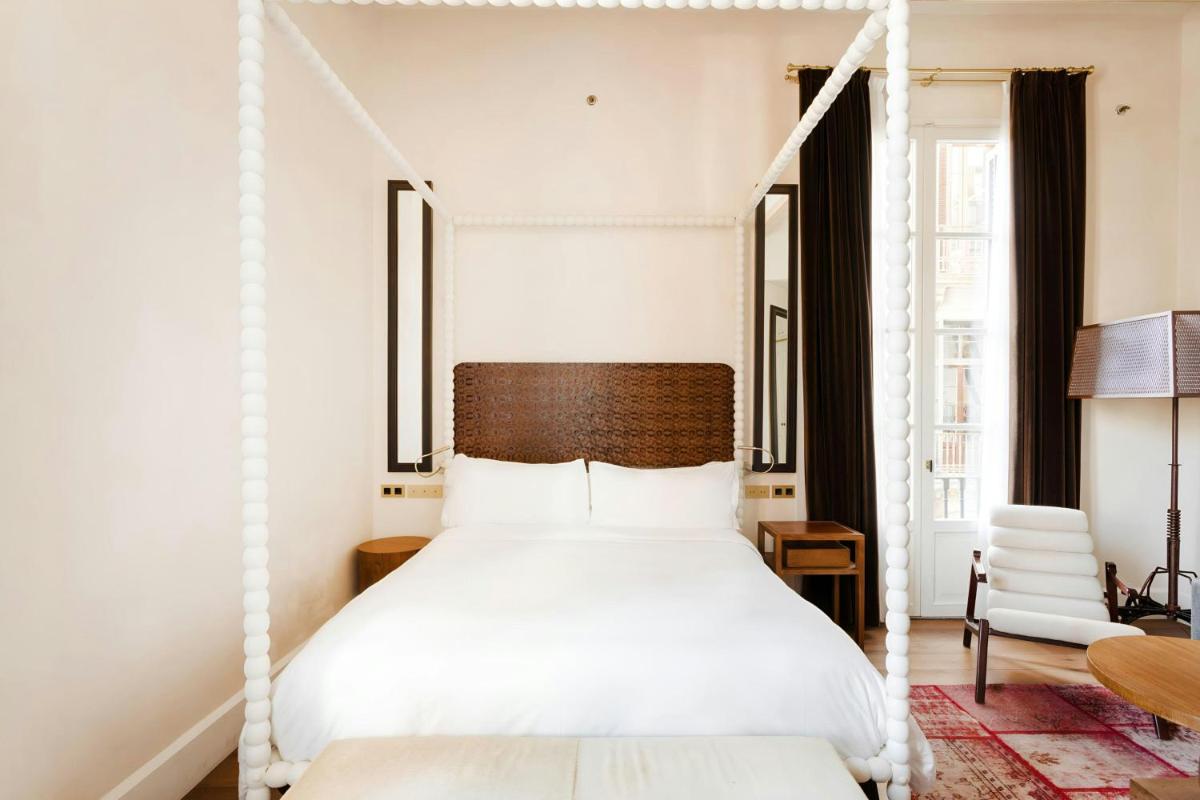 Cama o camas de una habitación en DO Plaça Reial Hotel Gothic Quarter, Sonder by Marriott Bonvoy