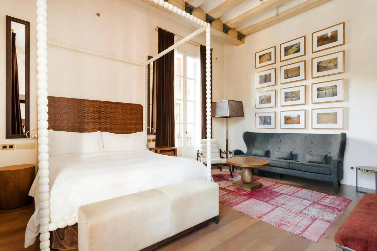 Cama o camas de una habitación en DO Plaça Reial Hotel Gothic Quarter, Sonder by Marriott Bonvoy