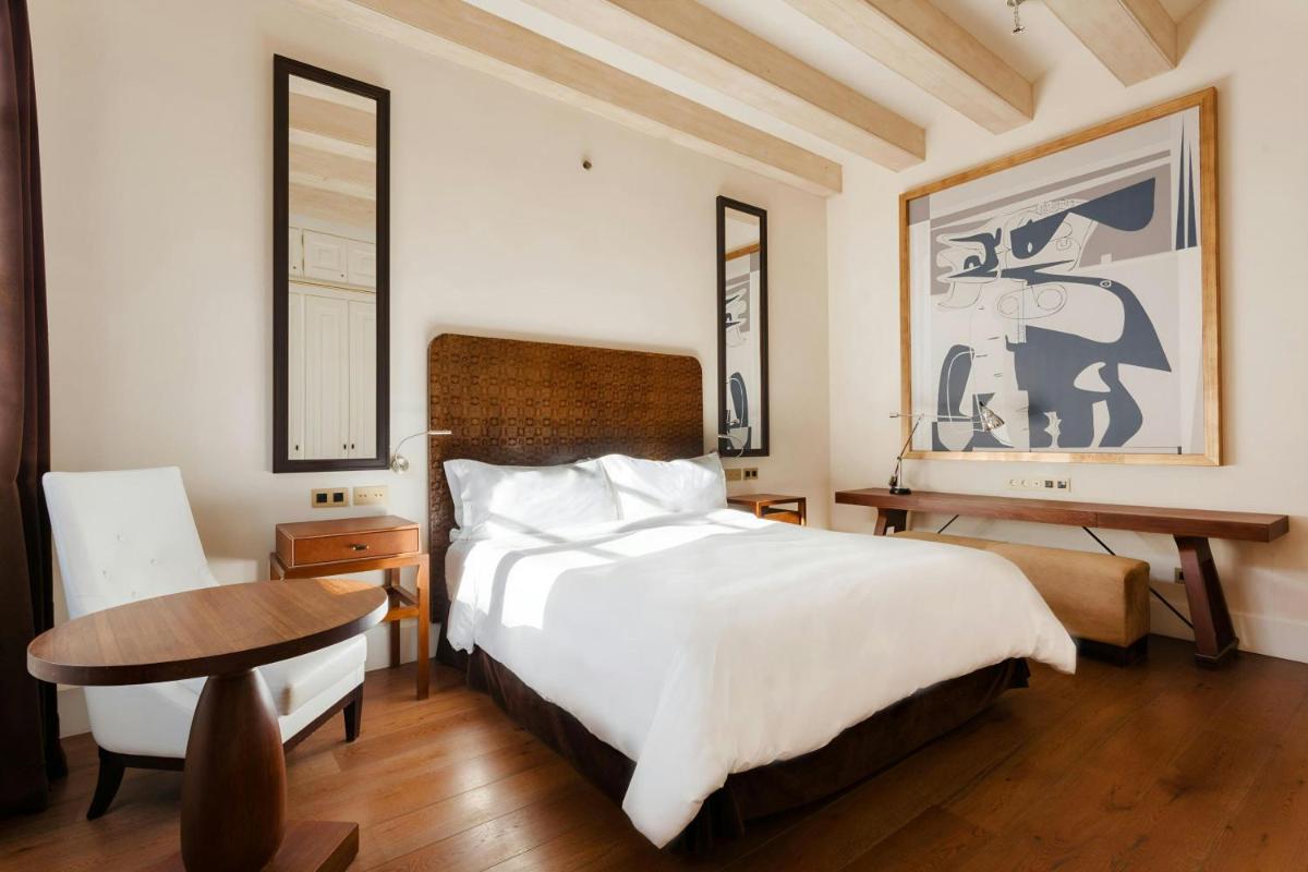 Cama o camas de una habitación en DO Plaça Reial Hotel Gothic Quarter, Sonder by Marriott Bonvoy