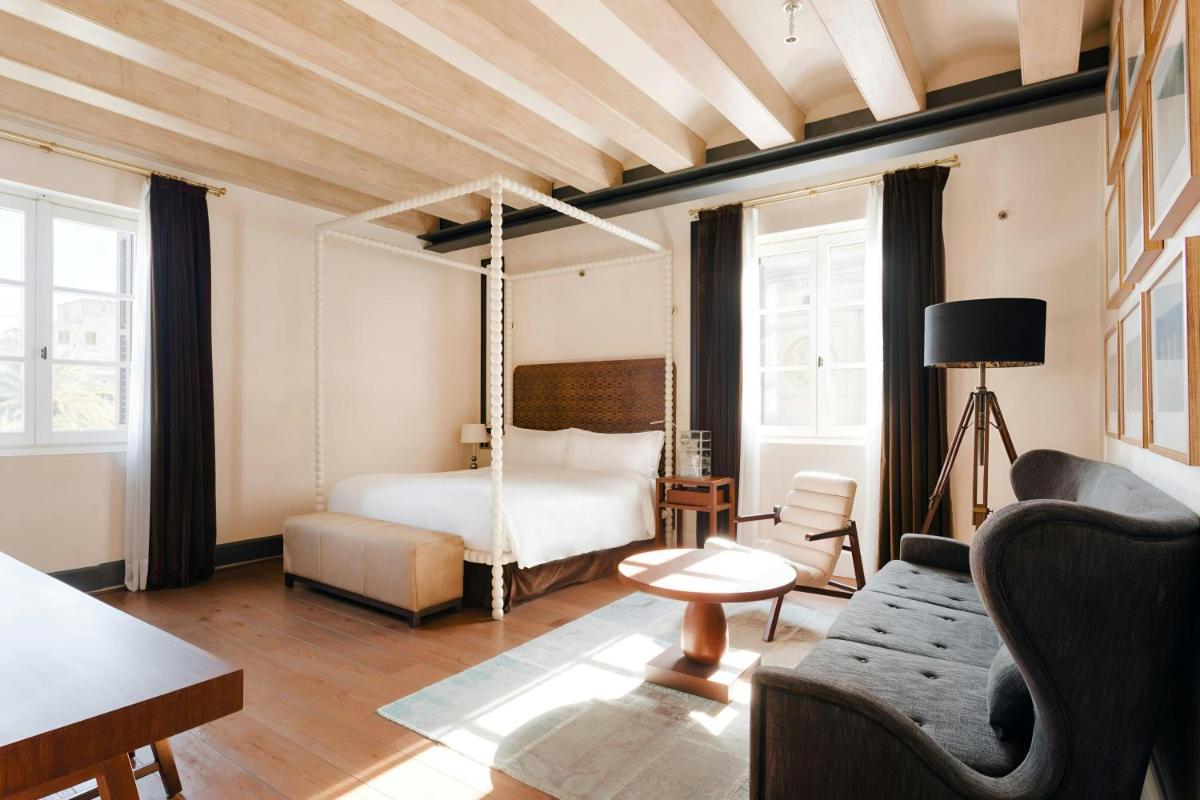 Cama o camas de una habitación en DO Plaça Reial Hotel Gothic Quarter, Sonder by Marriott Bonvoy