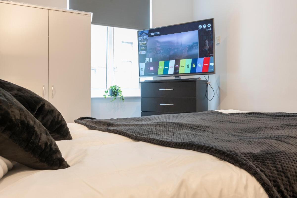 1 Bedroom Luxury Serviced Apartment - Housity