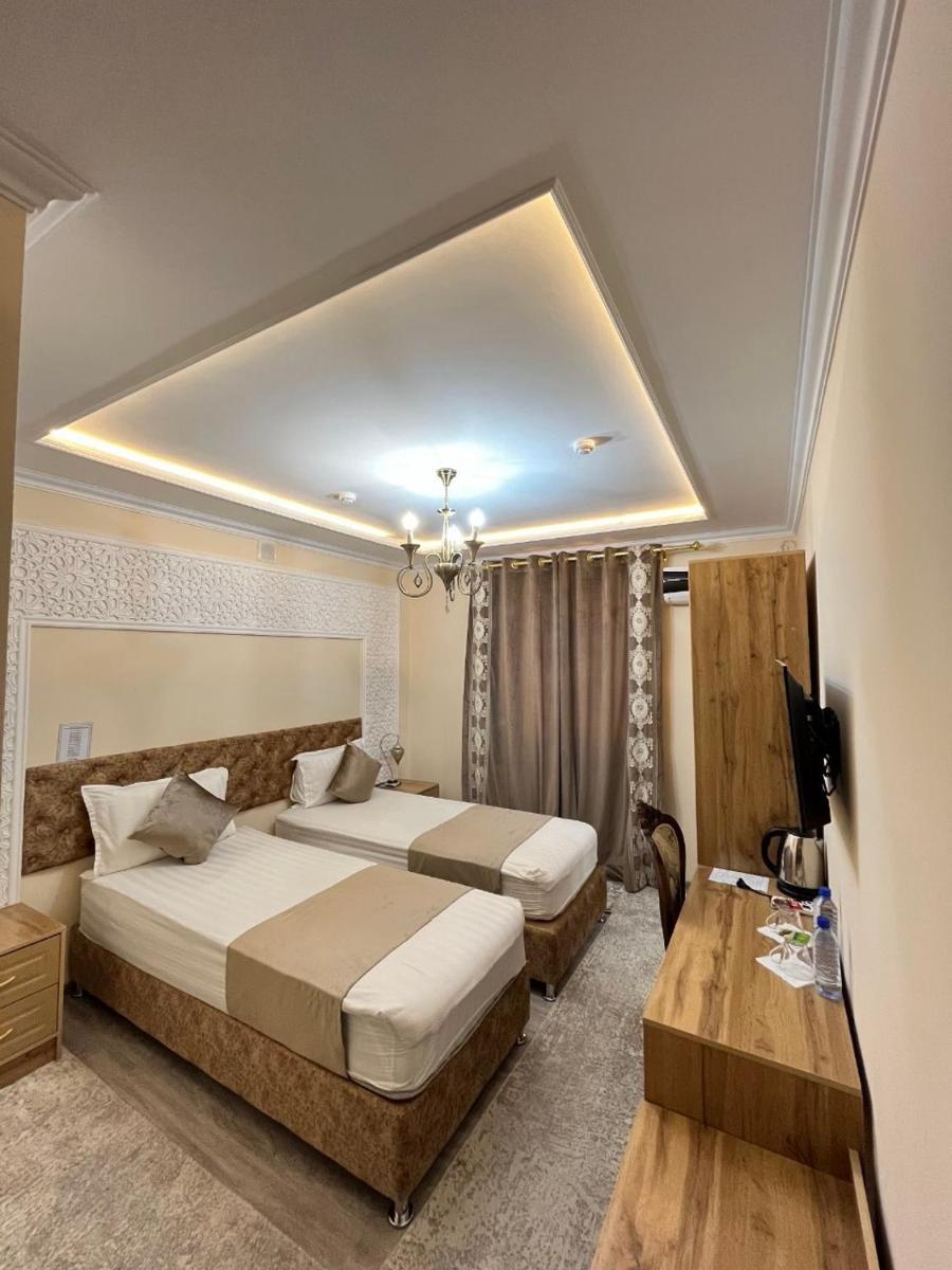 Khans Palace Hotel - Housity
