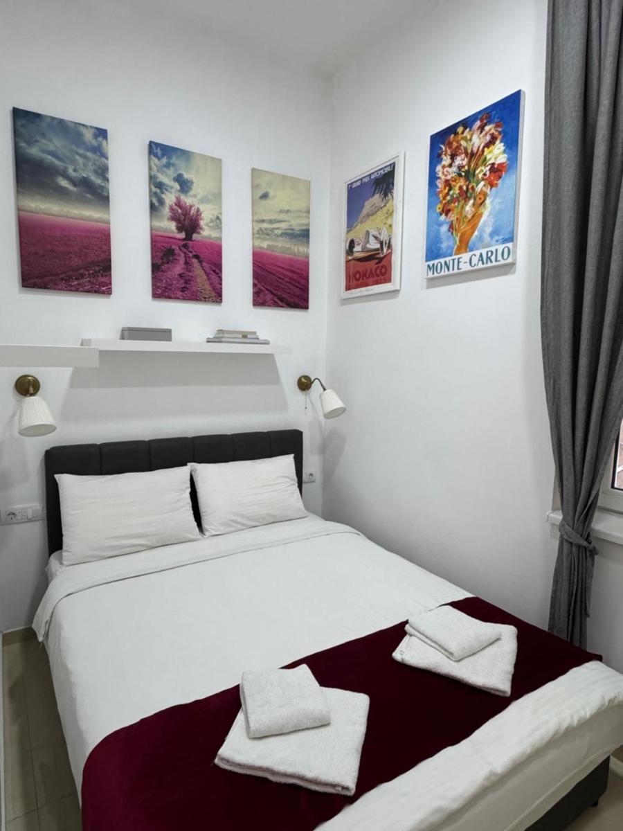 Apartment Republic Square - Housity