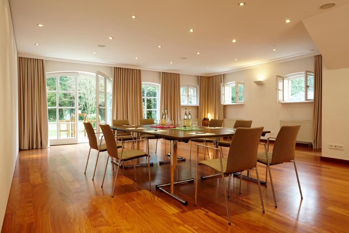 LA VILLA am Starnberger See - Housity