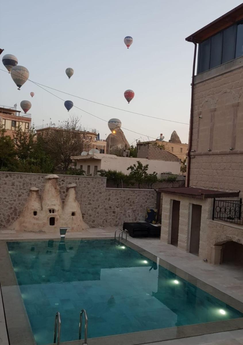 Rustic Caves Hotel - Housity