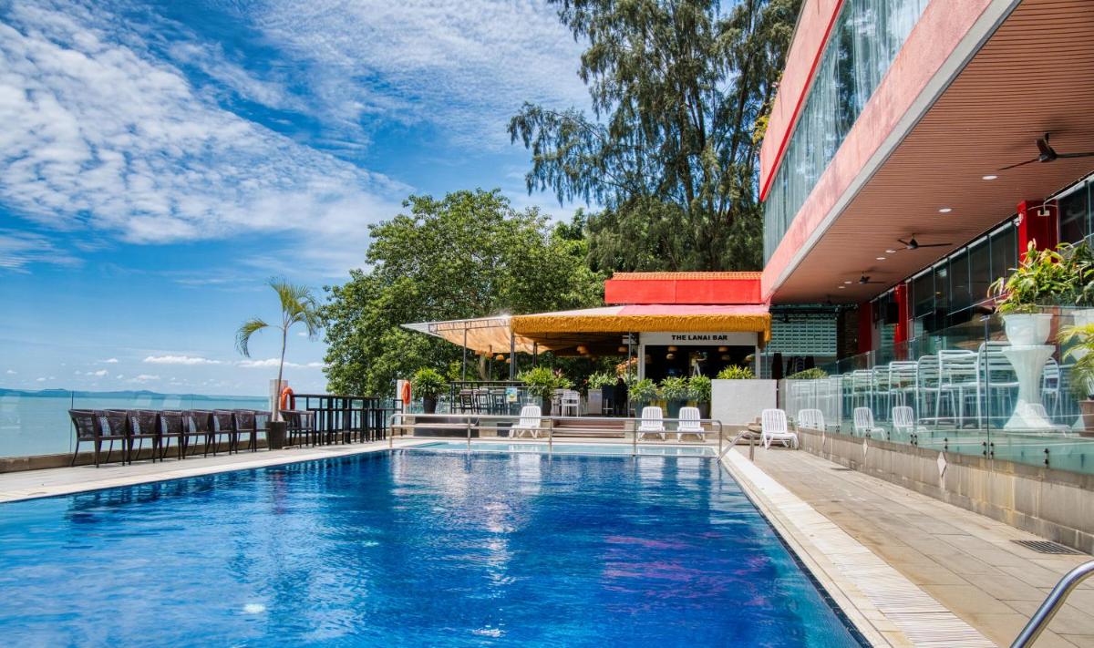 Hotel Sentral Seaview @ Beachfront - Housity