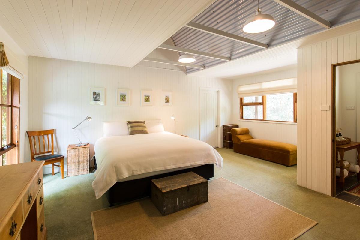 Braeside Mount Macedon Country Retreat Bed and Breakfast - Housity