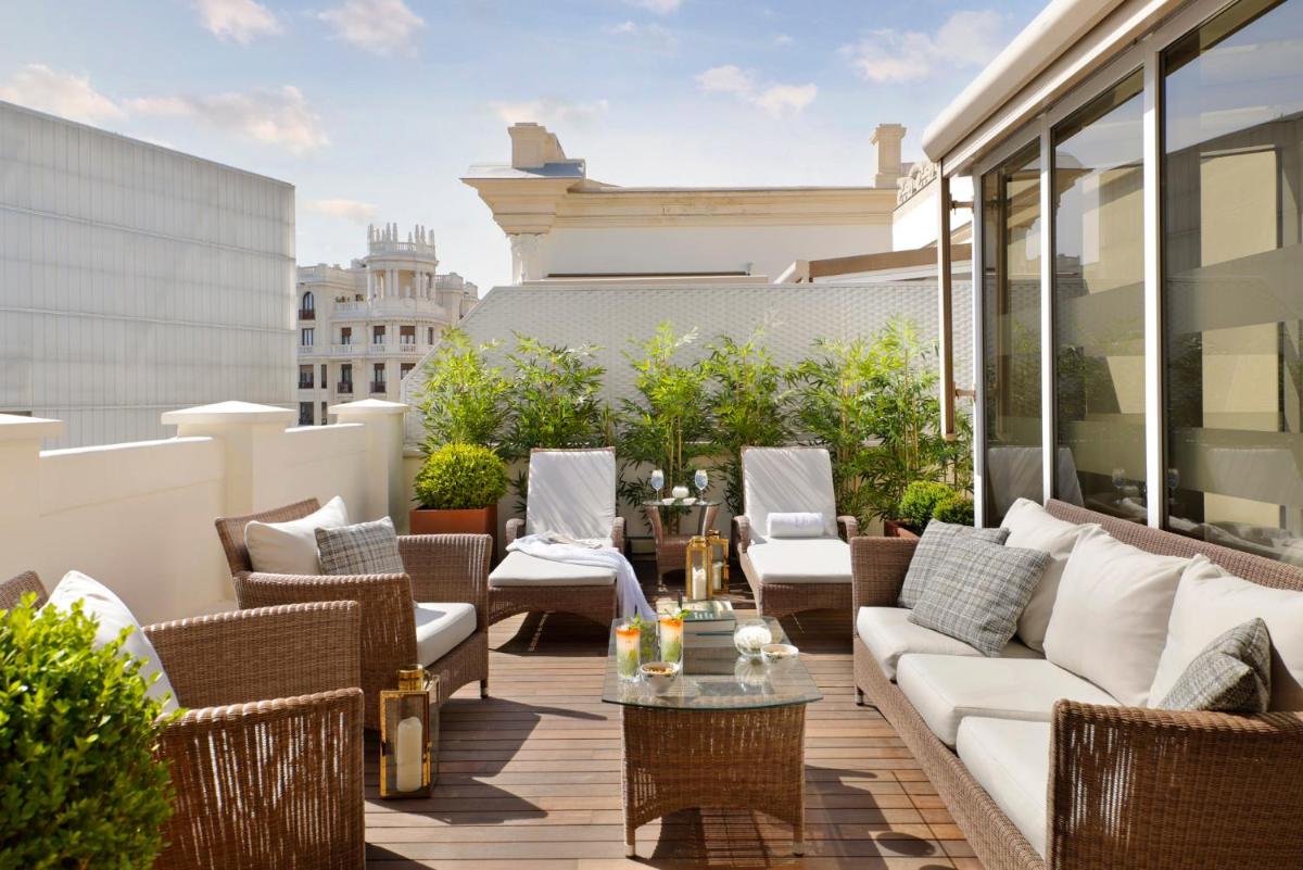 Zona de estar de URSO Hotel & Spa, a Small Luxury Hotel of the World