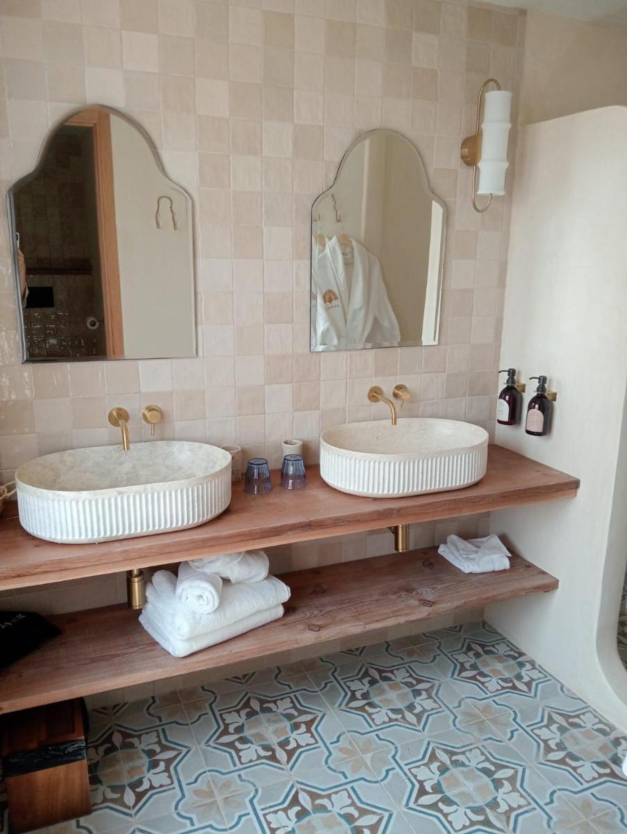 Un baño de Nomad Hotel & Spa Altea