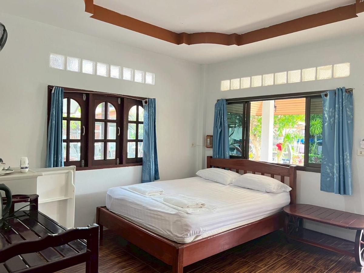 Silver Beach Bungalow - Housity