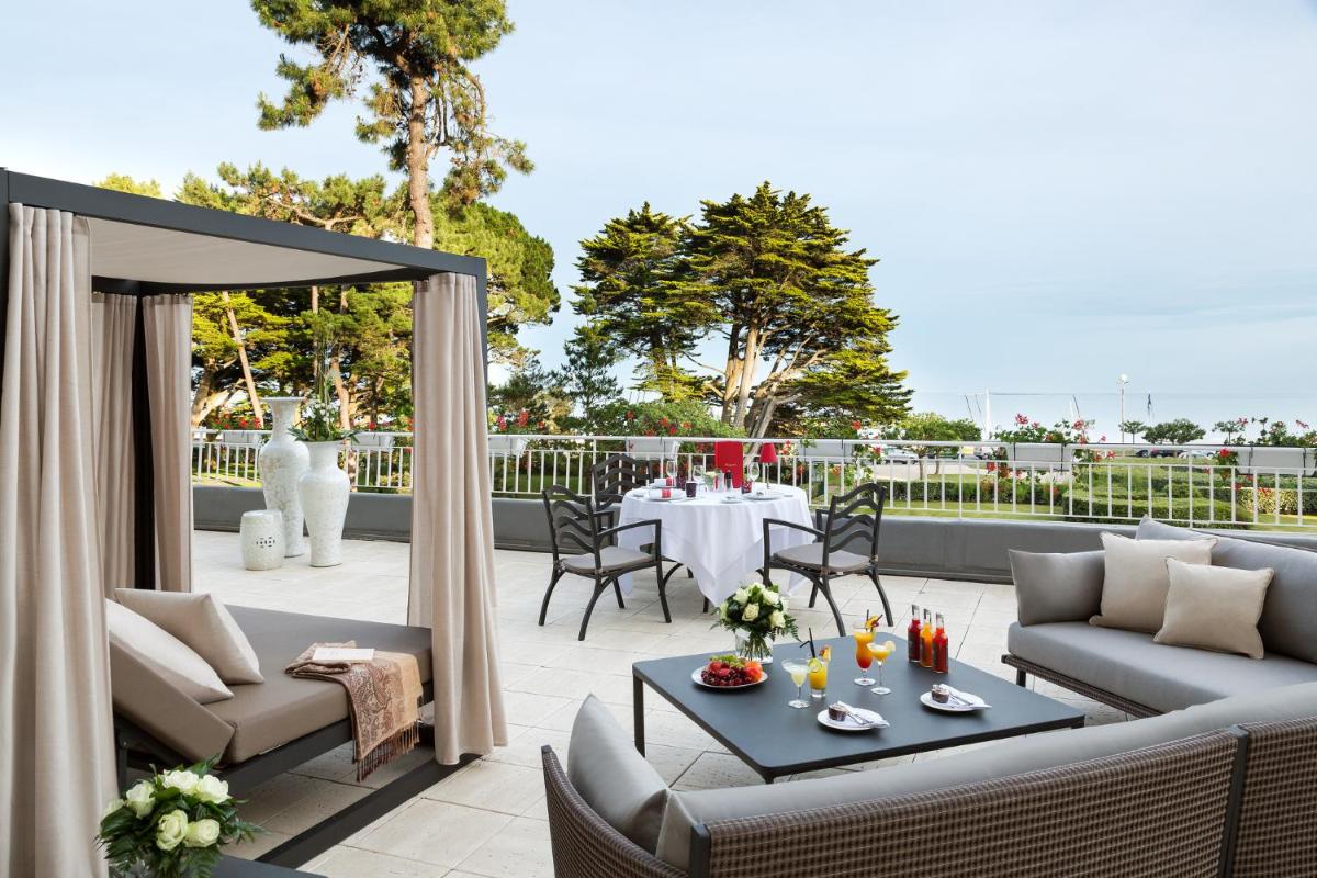 Balcon ou terrasse dans l'établissement Hôtel Barrière Le Royal La Baule