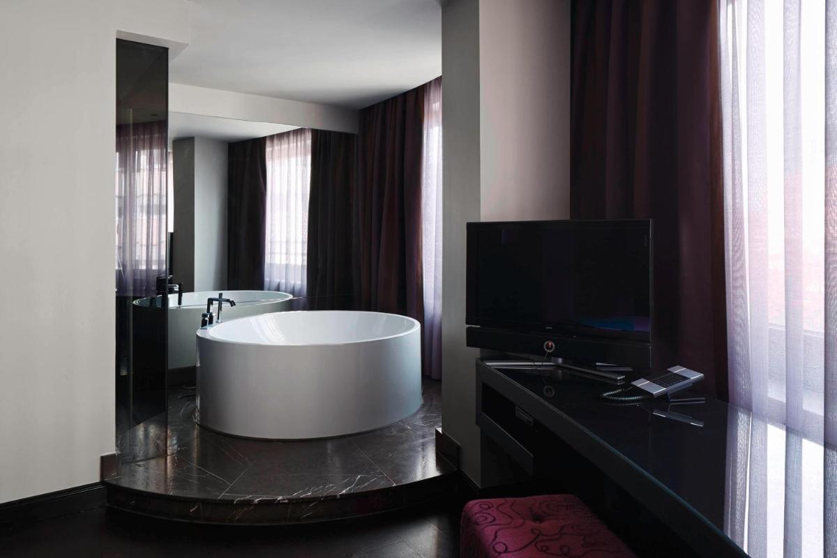 TV/Unterhaltungsangebot in der Unterkunft Roomers Frankfurt Central, Autograph Collection TV/Unterhaltungsangebot in der Unterkunft Roomers Frankfurt Central, Autograph Collection