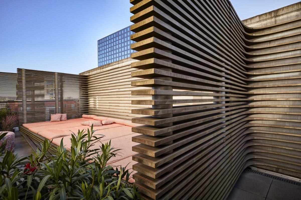 Galeriebild der Unterkunft Roomers Frankfurt Central, Autograph Collection in Frankfurt am Main Galeriebild der Unterkunft Roomers Frankfurt Central, Autograph Collection in Frankfurt am Main