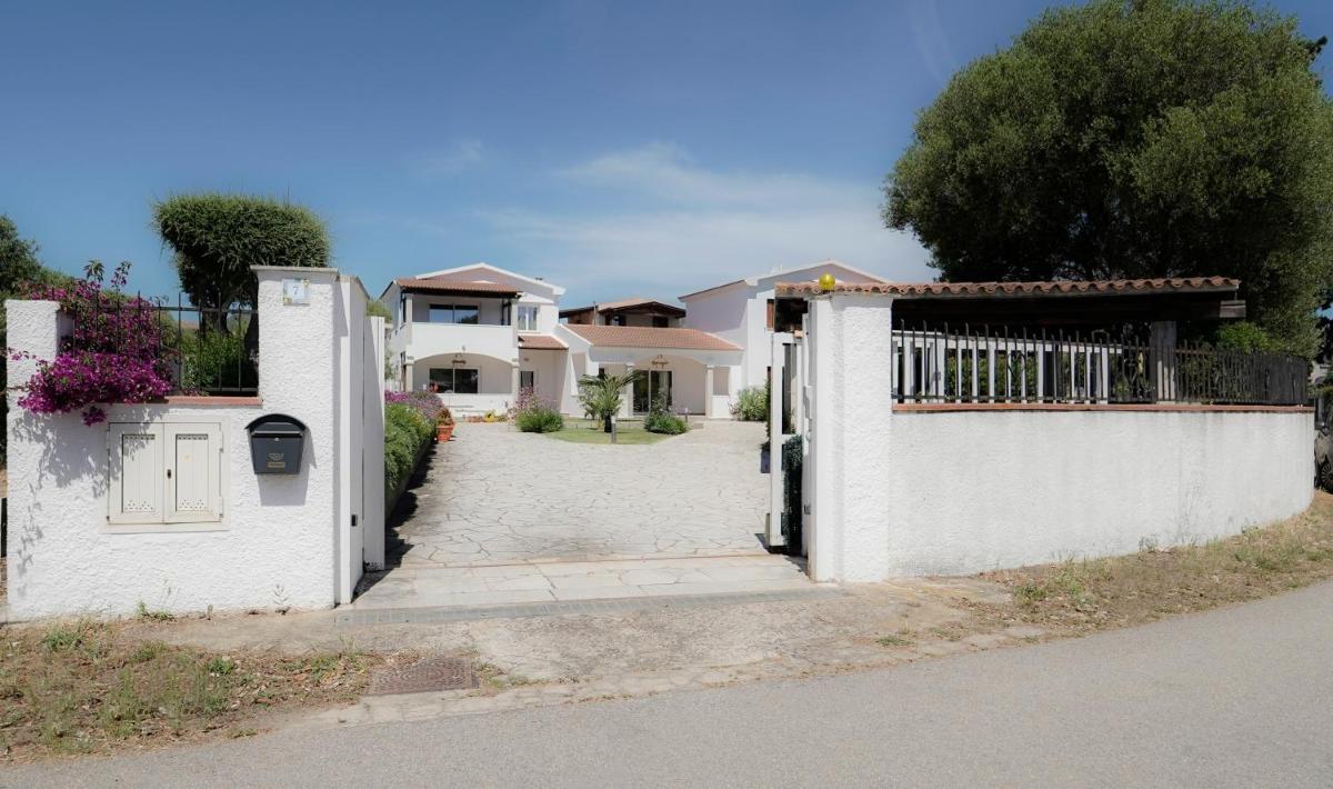 Sardegna - Villa Mirto & Flowers - Hizvo