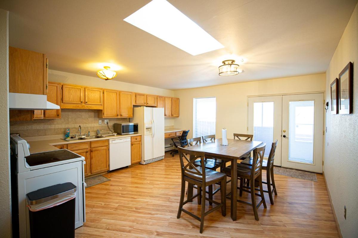 Riverwood Resort on the Gunnison - Housity