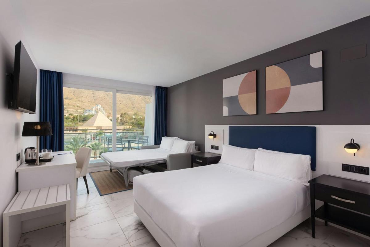 Cama o camas de una habitación en Four Points by Sheraton Costa Blanca Resort