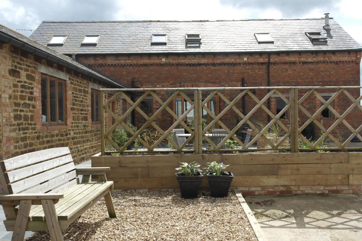 Handley Barn - Housity