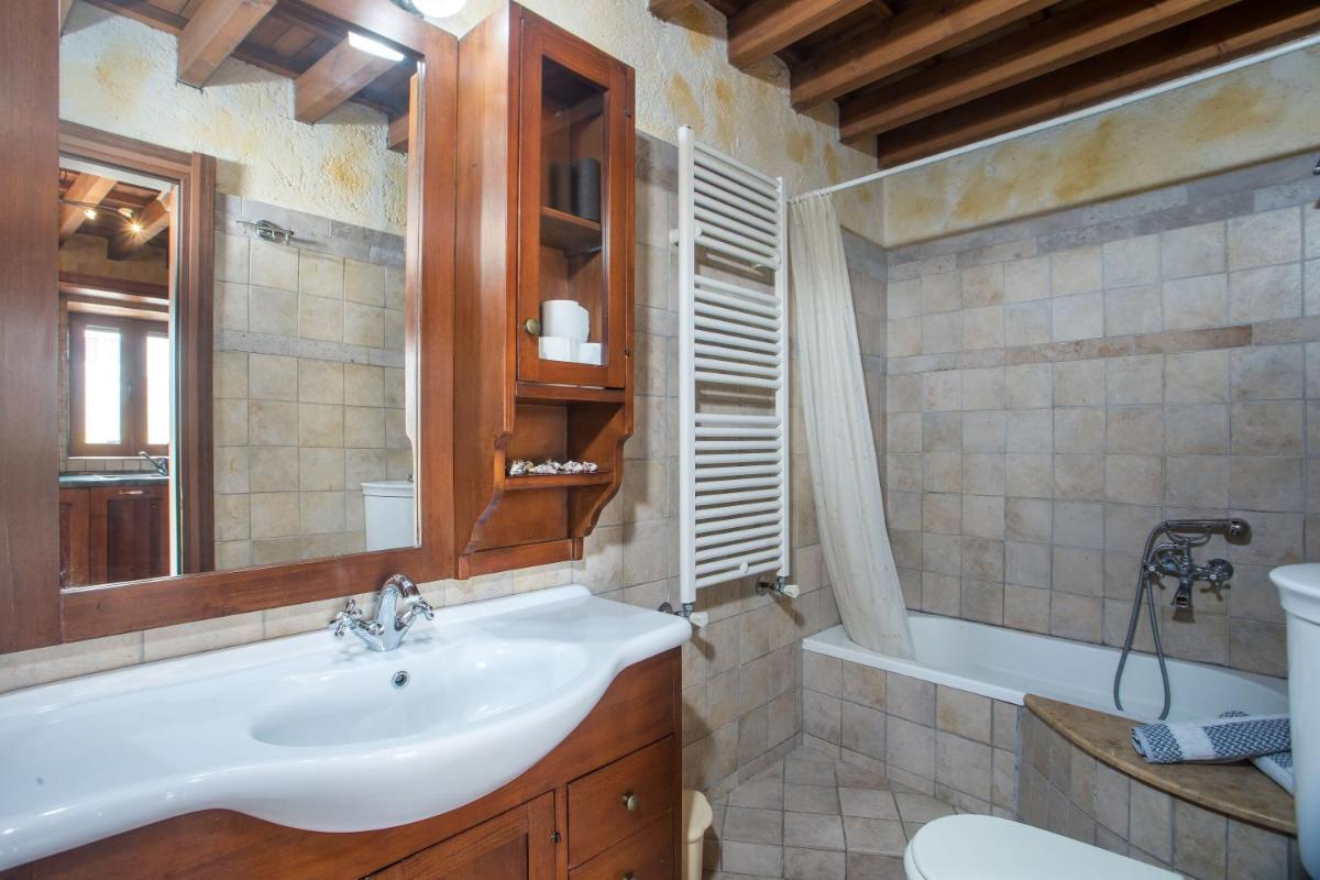 Echo Traditional House - Ηχώ Παραδοσιακό Σπίτι - Housity