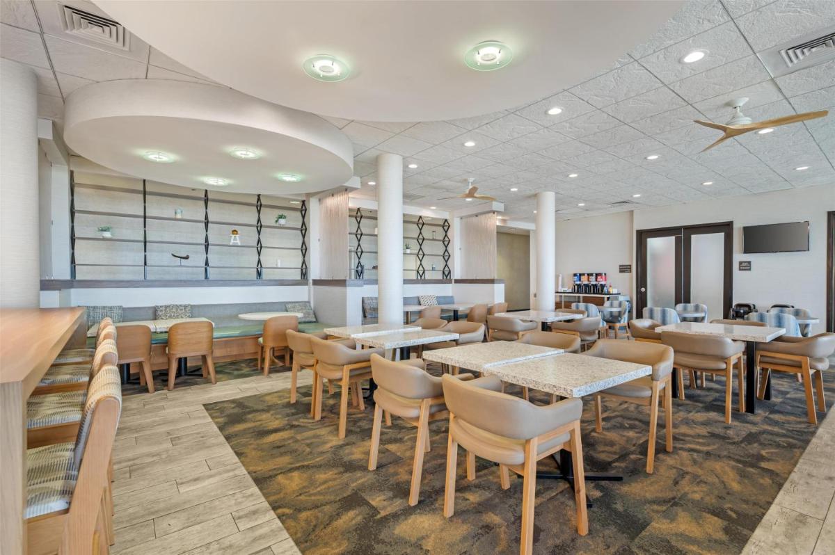 Hampton Inn Virginia Beach Oceanfront North - Housity