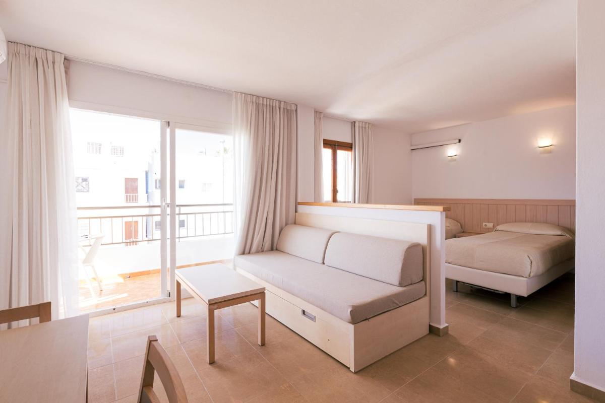 Bossa Bay - MC Apartments Ibiza - Housity