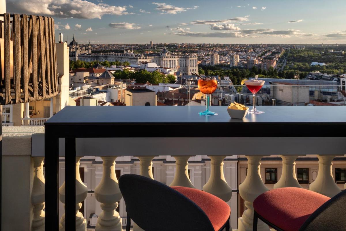 Un balcón o terraza de Catalonia Plaza España Hotel & Spa