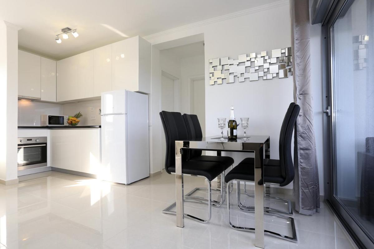 Apartments Sun Resort Nikolina - Housity