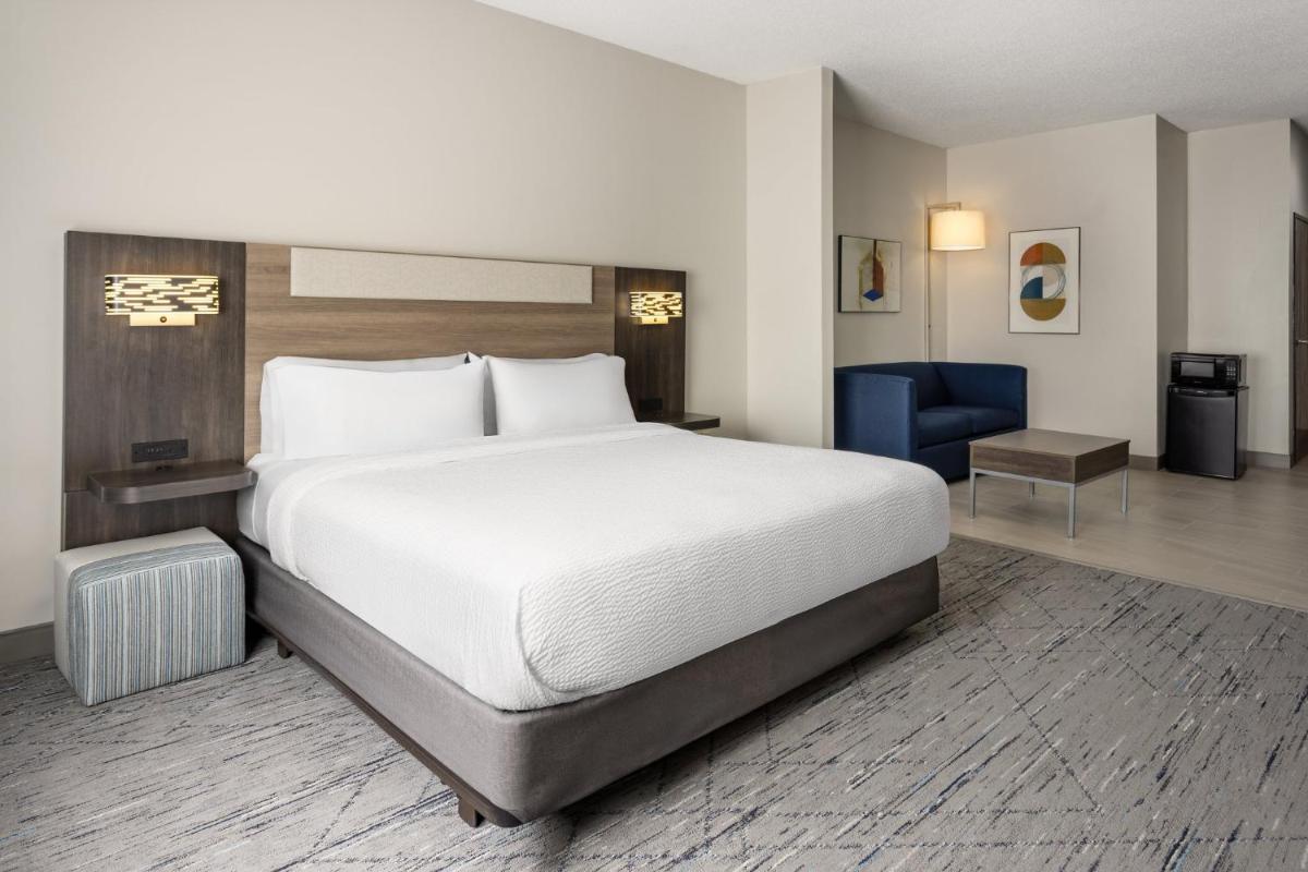 Holiday Inn Express & Suites Meriden by IHG - Housity