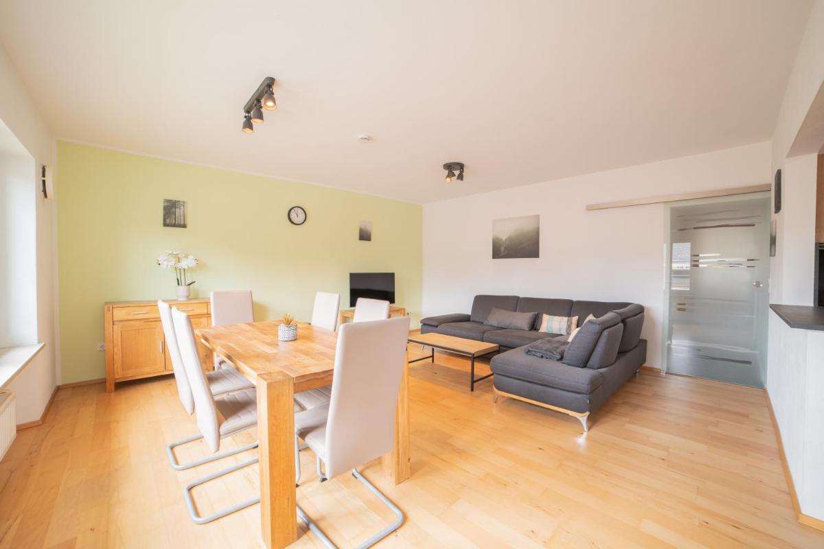 Köstlbach Apart I Ferienwohnung bis 3 & 6 Personen I Nürnberg I Neumarkt I Messe I Natur I Küche I Parken I Waschmaschine I Garten - Housity