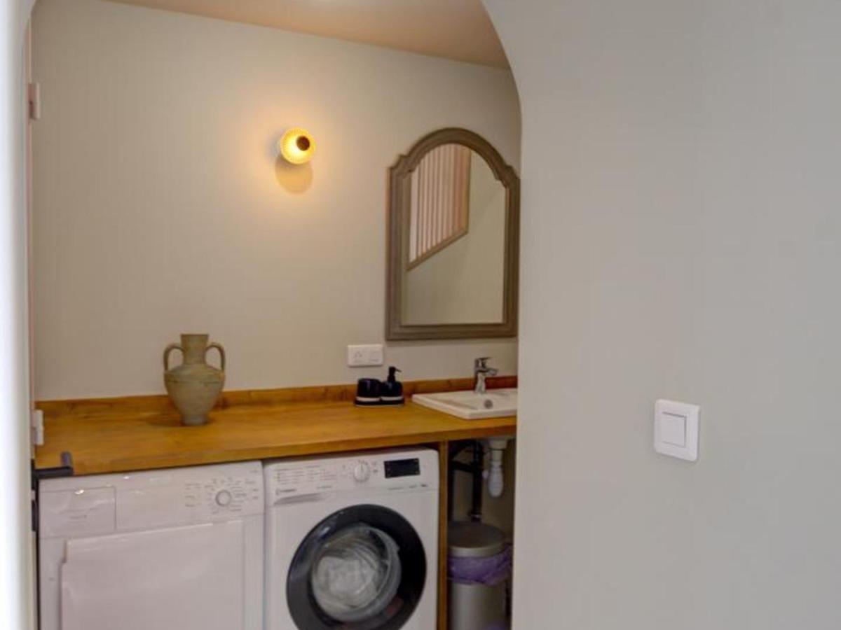 Grande maison rénovée, espace et charme au cœur de Saint-Symphorien-de-Lay - FR-1-496-312 - Housity
