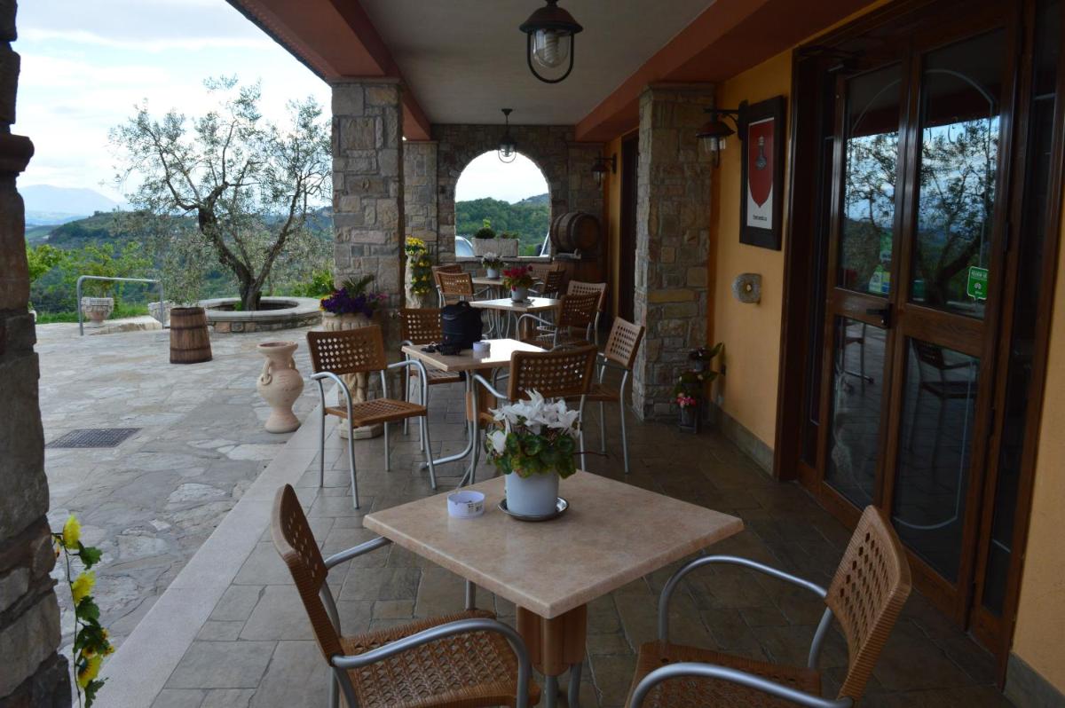 Villa Tre Colli Agri B&B - Housity