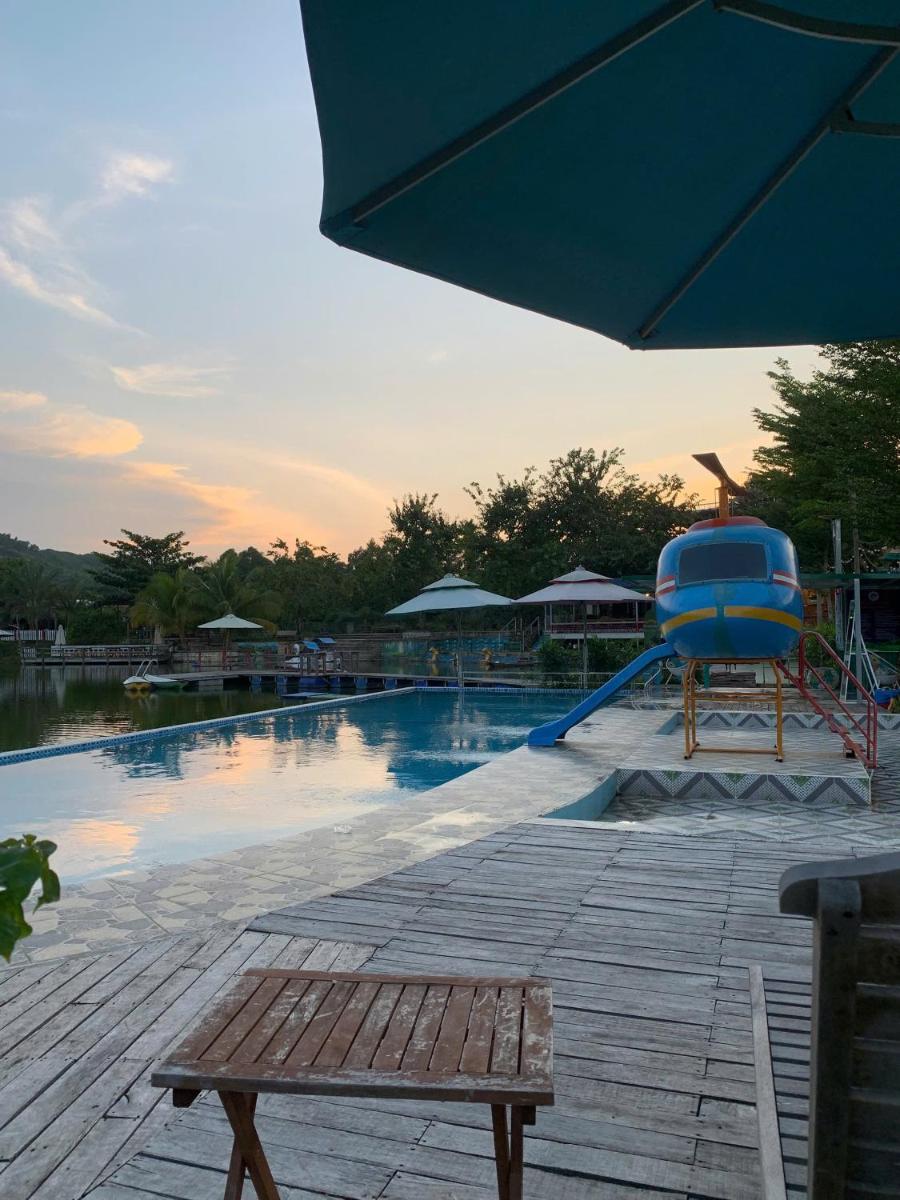 Vịnh Bốn Mùa - 4 Seasons Resort - Housity