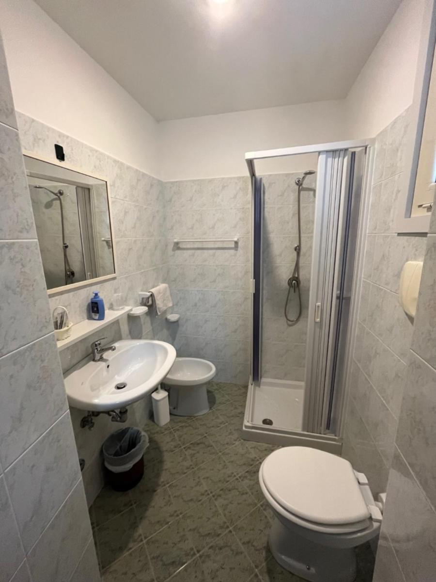 Hotel Elvira Fiuggi - Housity