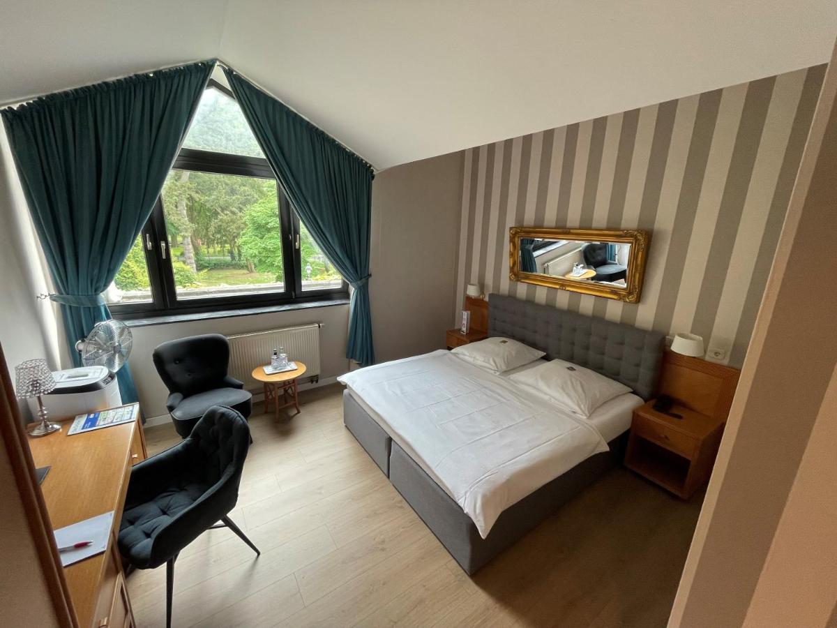 Burg Wegberg Hotel & Eventlocation - Housity