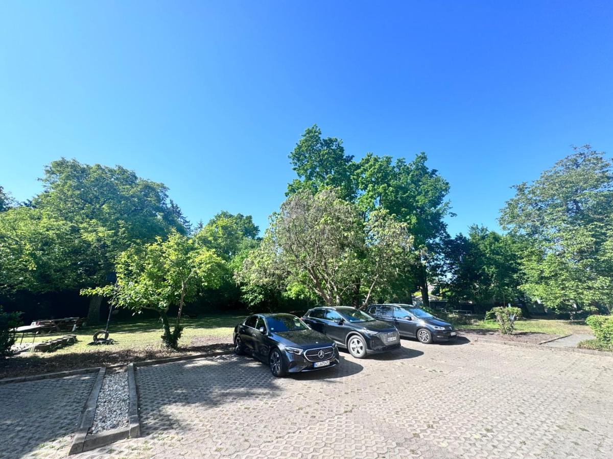 FC-Apartmenthaus Falkensee mit großem Garten und PKW Stellflächen - Housity