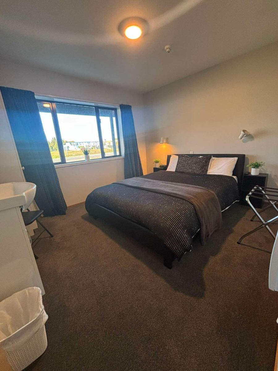 The Highway Inn - Housity