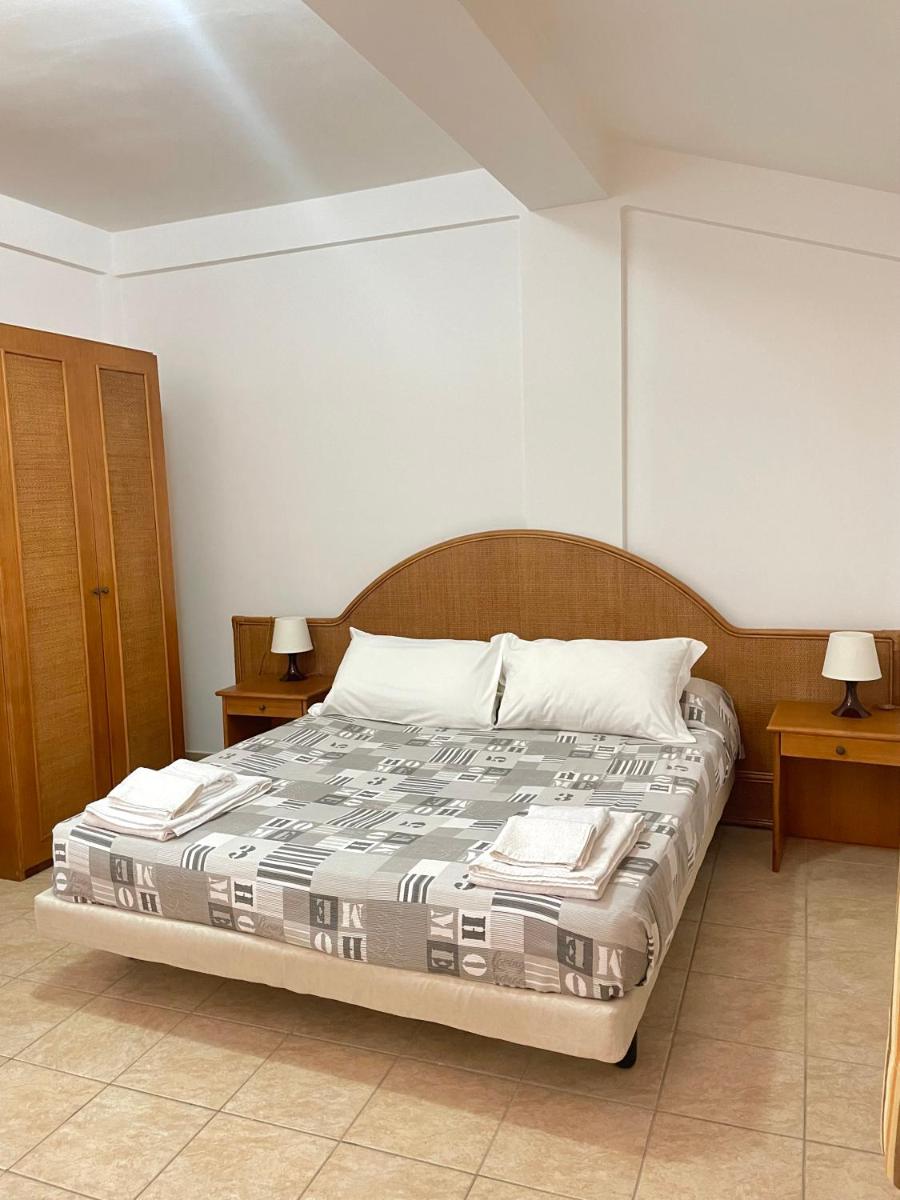 Riviera Village Family Hotel - Housity