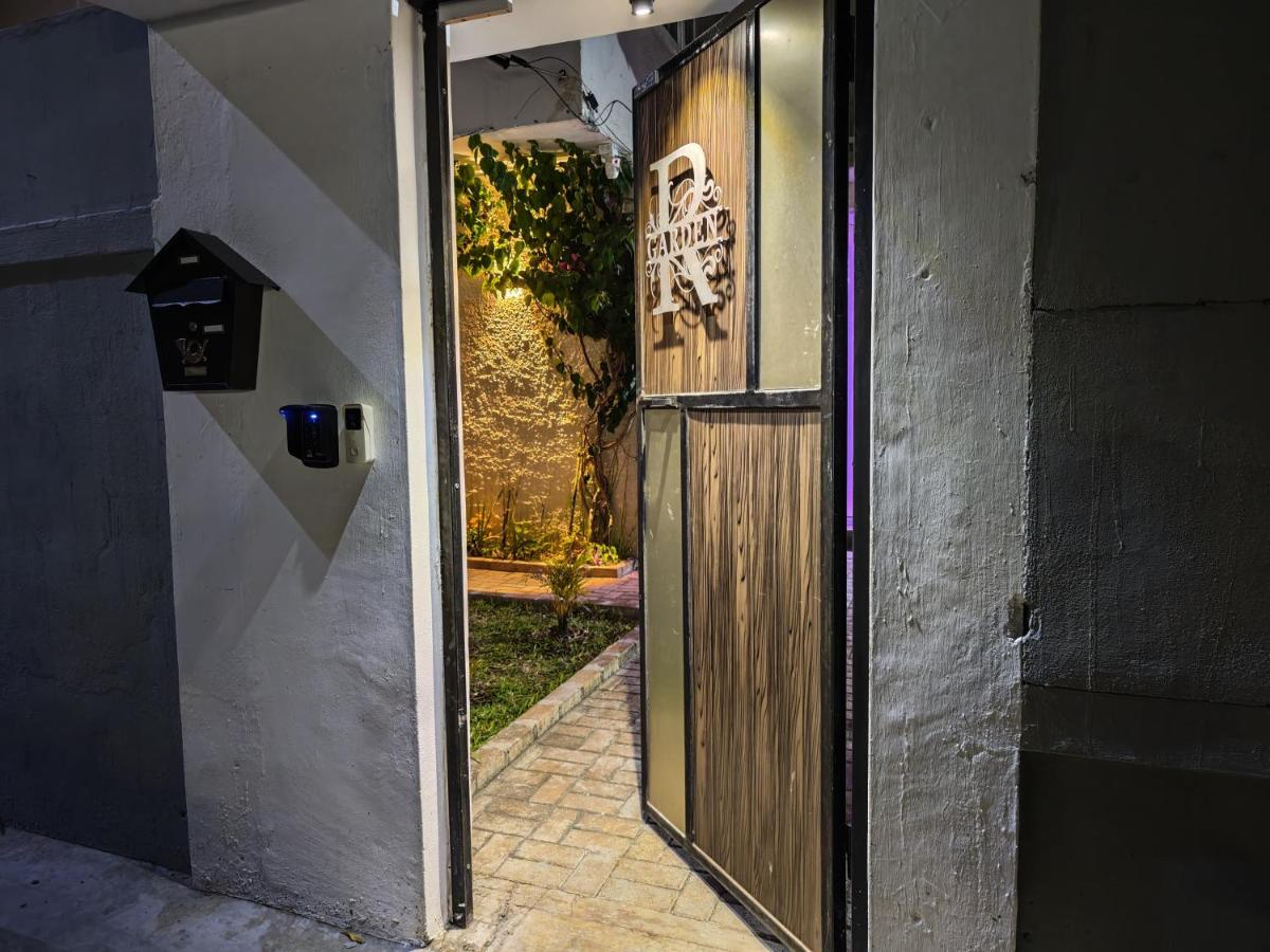 R Garden Studio 2 moderne pour couple dans un cadre relaxant et confortable - Housity