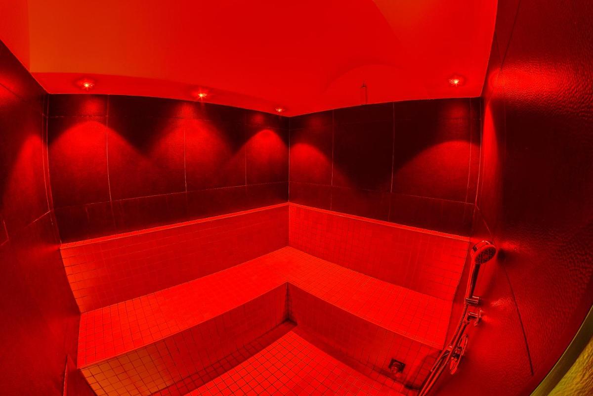 Victoria Hotel - Housity