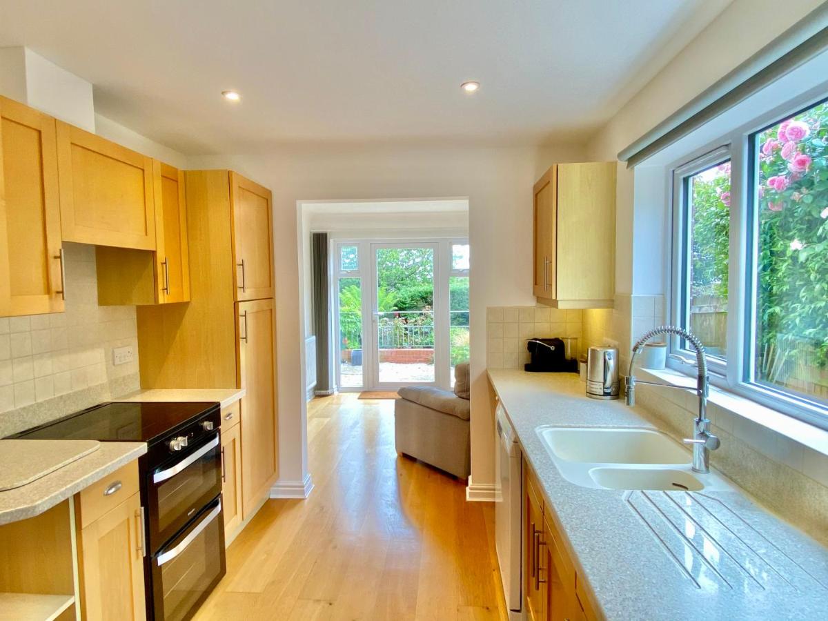 No.48 Falmouth - 10 minutes walk to the beach - Housity